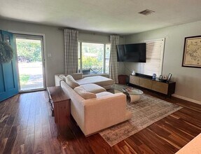 1302 Pasadena Dr in Austin, TX - Building Photo - Building Photo