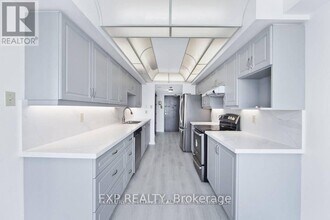 4725 Sheppard Ave E in Toronto, ON - Building Photo - Building Photo