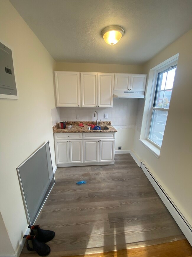 168 N Beacon St photo'