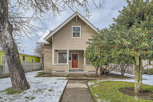 6838 S Park Ave in Tacoma, WA - Building Photo