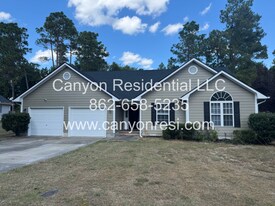 118 Bayou Ct in Raeford, NC - Building Photo