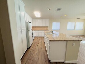 1330 Riverside Ct in Merced, CA - Building Photo - Building Photo