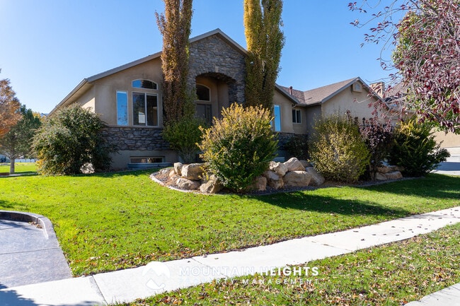 4071 S Sandpiper Ln in Saratoga Springs, UT - Building Photo - Building Photo