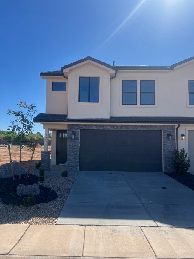 1797 Livy Ln