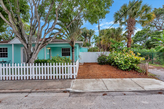 802 N J St in Lake Worth, FL - Building Photo - Building Photo