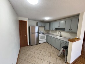 80 Main St-Unit -8 in Malden, MA - Foto de edificio - Building Photo