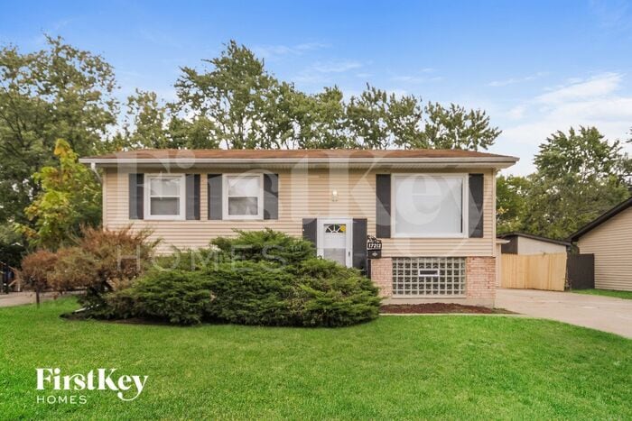 17213 Springtide Ln in Hazel Crest, IL - Building Photo