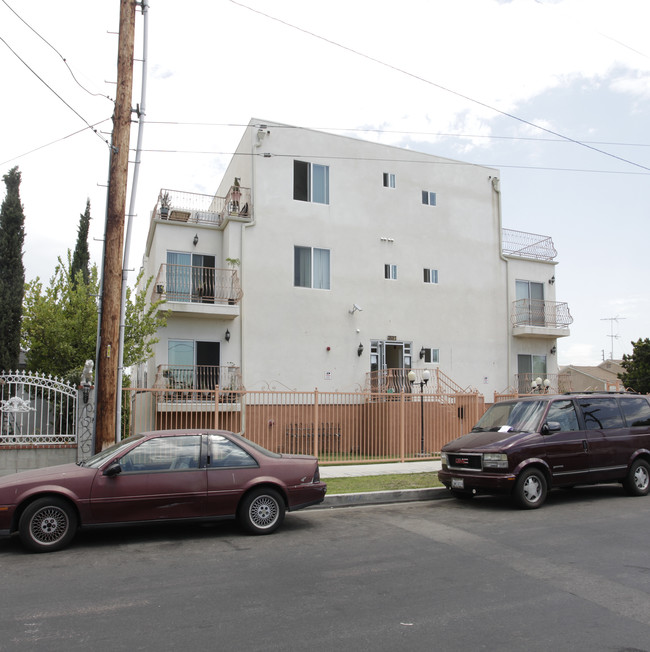 12017 Hart St in North Hollywood, CA - Building Photo - Building Photo