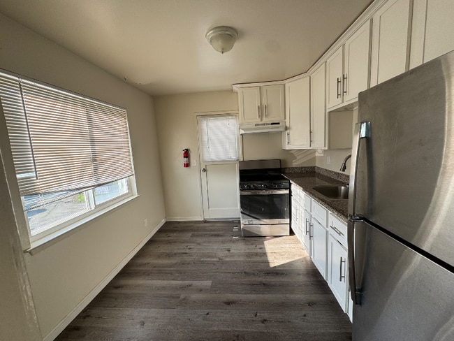 4800 Daisy St, Unit 2 in Oakland, CA - Building Photo - Building Photo