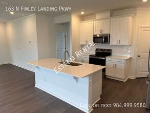 163 S Finley Lndg Pkwy in Smithfield, NC - Building Photo - Building Photo