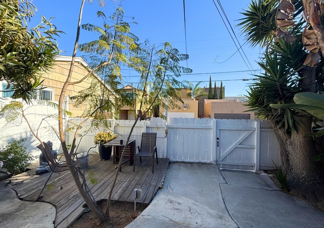 property at 1423 Grand Ave