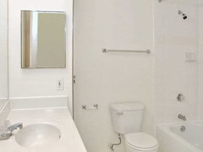 Plaza At River Oaks in Houston, TX - Foto de edificio - Interior Photo