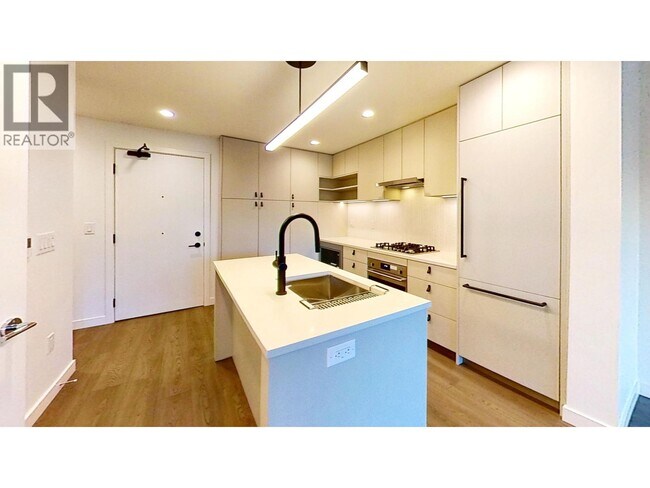 1680 E 12th Ave in Vancouver, BC - Building Photo - Building Photo