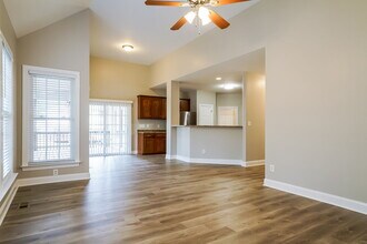 8537 Battery Crest Ln in Wake Forest, NC - Foto de edificio - Building Photo