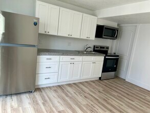 1313 W Caine Dr in Saratoga Springs, UT - Foto de edificio - Building Photo