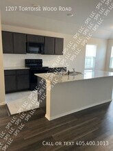 1207 Tortoise Wood Rd in Norman, OK - Building Photo - Building Photo