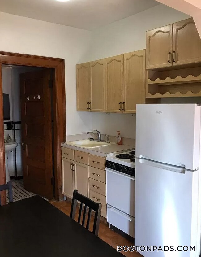 849 Beacon St, Unit 6 in Boston, MA - Foto de edificio - Building Photo