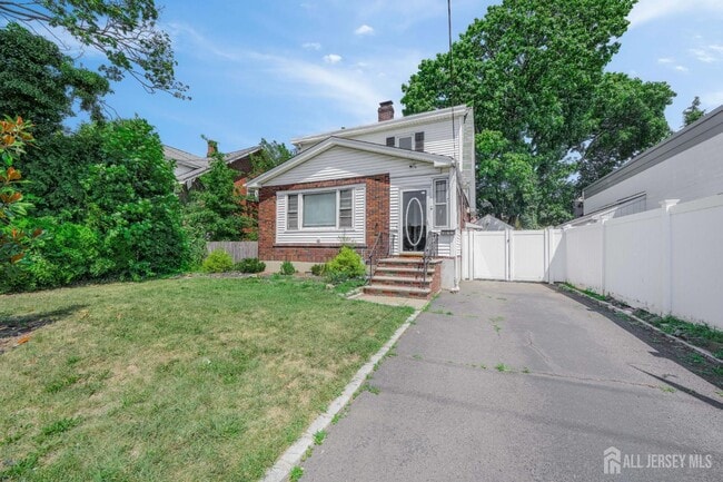 1144 Amboy Ave in Edison, NJ - Building Photo - Building Photo