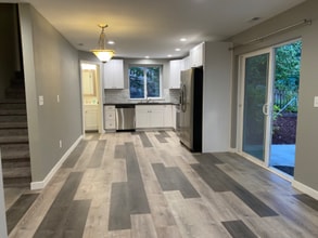 26130 121st St Ct E, Unit A-101 in Buckley, WA - Foto de edificio - Building Photo