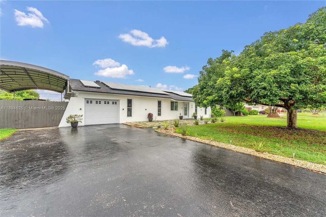 32020 SW 199th Ave in Homestead, FL - Building Photo