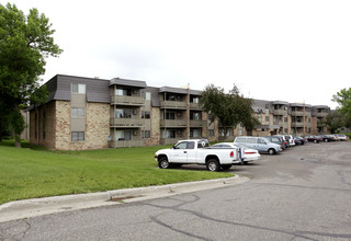 Valley Manor Apartments in Hastings, MN - Building Photo - Building Photo