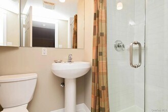 6902 Narrows Ave in Brooklyn, NY - Building Photo - Building Photo