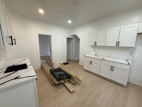 1447 W 101st St in Cleveland, OH - Building Photo - Building Photo