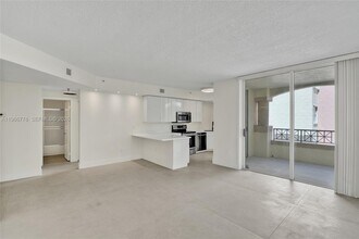 1834 Brickell Ave in Miami, FL - Building Photo - Building Photo