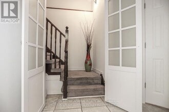 132 Larratt Ln in Richmond Hill, ON - Building Photo - Building Photo