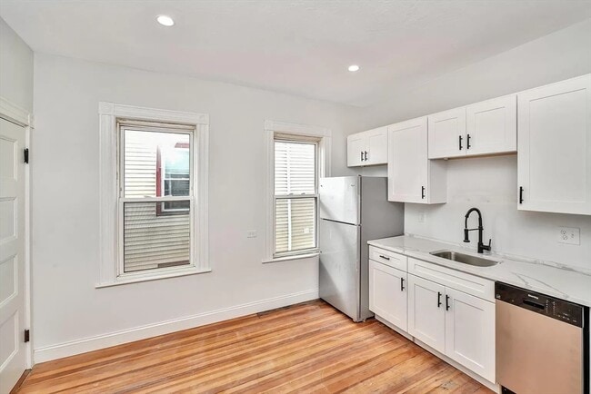 41 Dix St, Unit 2