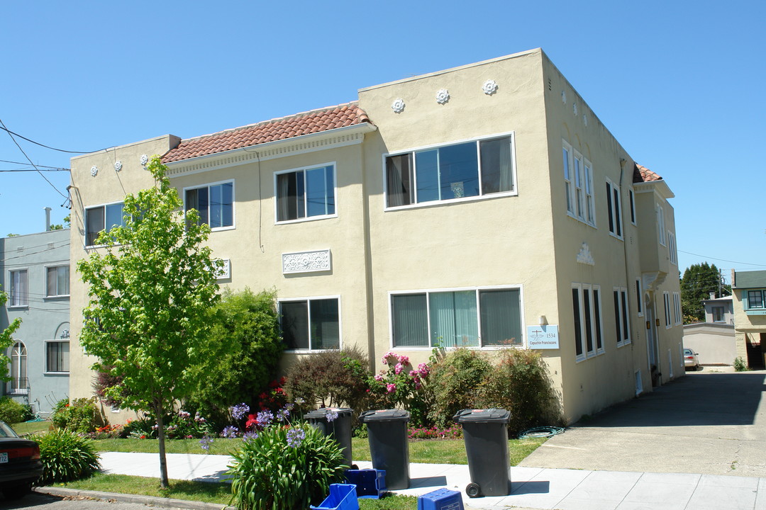 1534 Arch St in Berkeley, CA - Foto de edificio