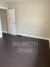 6052 E Washington St in Indianapolis, IN - Building Photo - Building Photo
