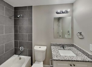 12355 Glencoe St in Thornton, CO - Foto de edificio - Building Photo