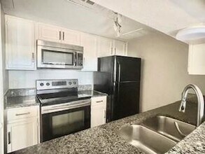 8750 Park Ln in Dallas, TX - Building Photo - Building Photo
