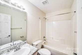 3425 Anson St, Unit 104 in Charlotte, NC - Building Photo - Building Photo