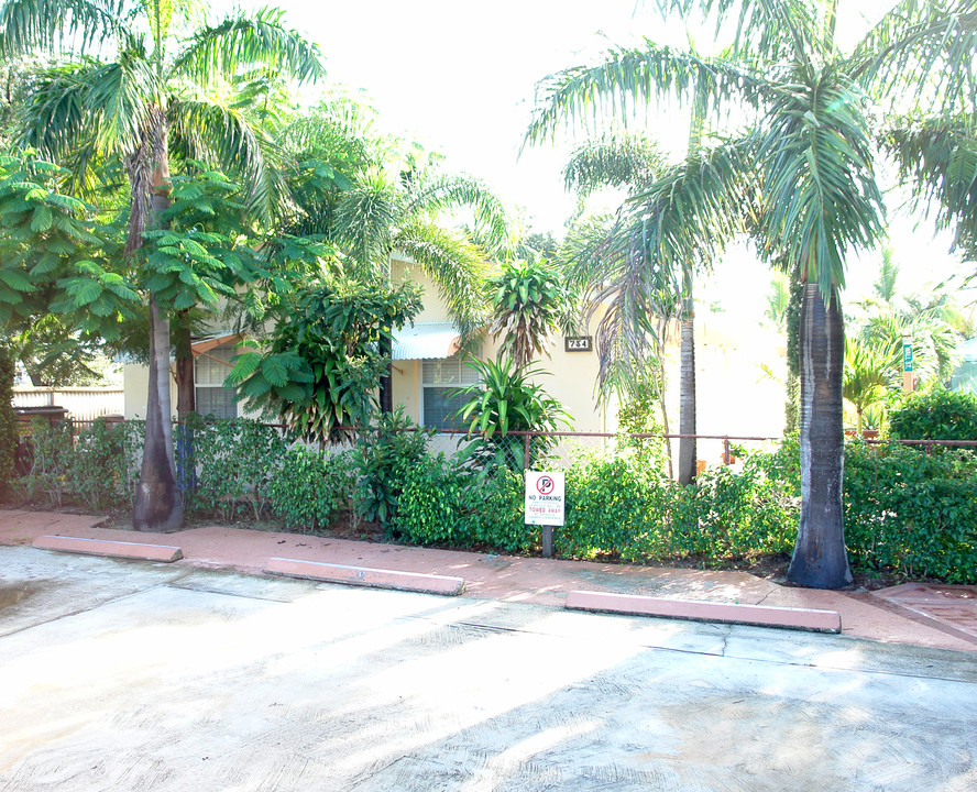 730-734 NE 5th Ave in Fort Lauderdale, FL - Building Photo