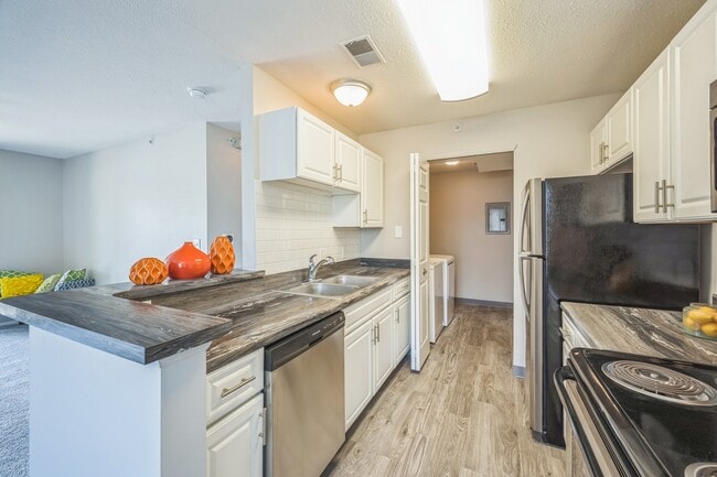 Pier 38 in Fenton, MI - Building Photo - Building Photo