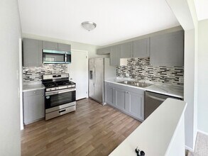 1540 Heather Ct in Wheeling, IL - Building Photo - Building Photo