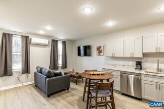 1329 Riverdale Dr in Charlottesville, VA - Building Photo - Building Photo