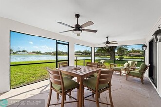 73 Vista Del Rio in Boynton Beach, FL - Building Photo - Building Photo