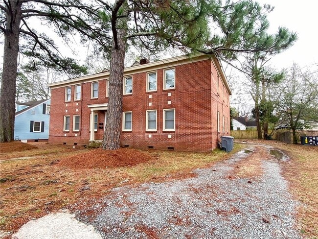 210 E 16th St in Lumberton, NC - Building Photo - Building Photo