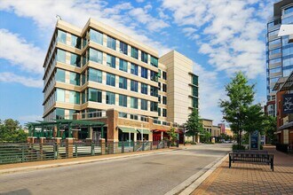 11 Korbel Ct in The Woodlands, TX - Building Photo - Building Photo