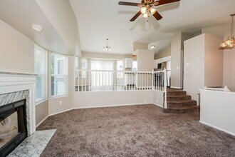 14368 Jamestown Bay Dr in Florissant, MO - Building Photo - Building Photo