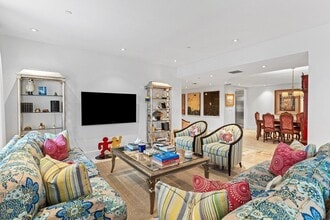 150 Bradley Pl in Palm Beach, FL - Foto de edificio - Building Photo