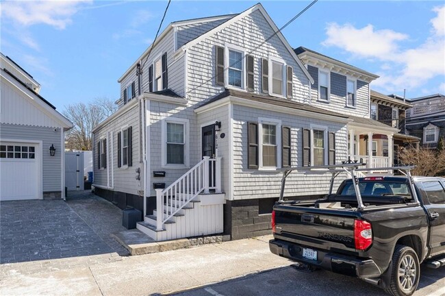 property at 612 Thames St