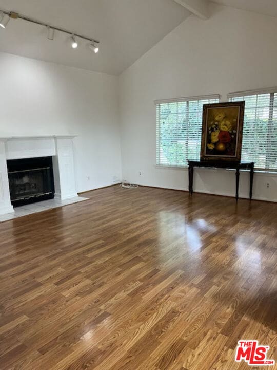 2561 Mayfield Ave in Montrose, CA - Building Photo - Building Photo