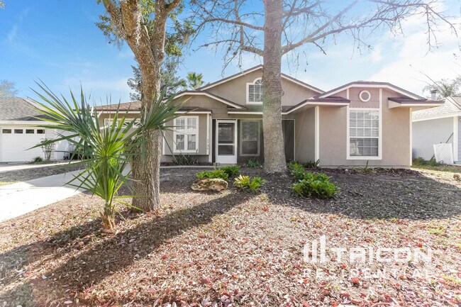 property at 1736 Dorset Dr
