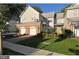 83 Shelley Cir in East Windsor, NJ - Building Photo