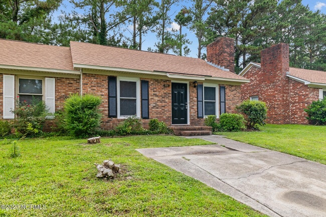 111 Windsor Ct in Jacksonville, NC - Building Photo - Building Photo
