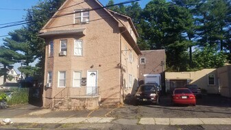 93 N 8th St in Paterson, NJ - Building Photo